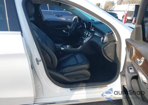 2017 Mercedes-Benz C 300 from USA, damaged, VIN 55SWF4JB0HU233548